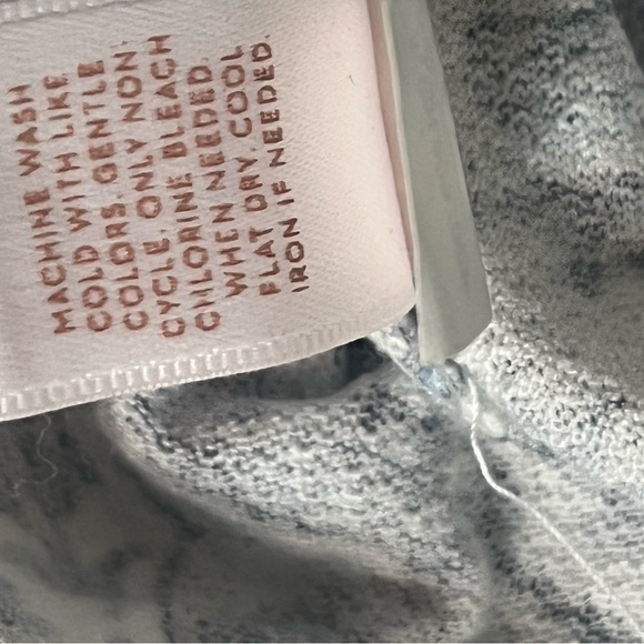 LC LAUREN CONRAD floral Short Sleeve Fitted T-Shirt - Picture 8 of 9